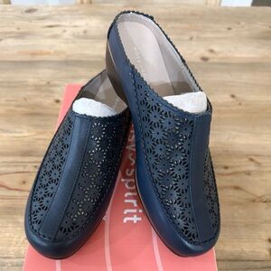 Easy Spirit Dusk Slip On Mules, Size 6W, Dark Blue, New In Box